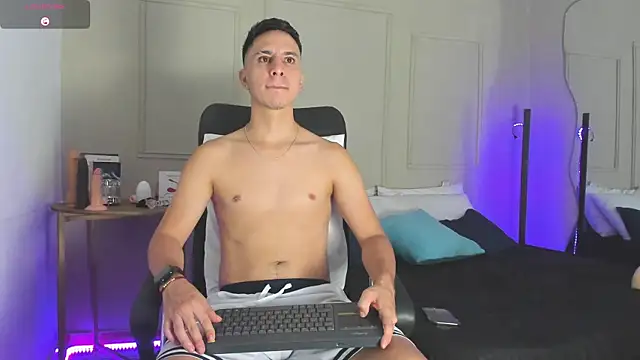 Snapshot of -Bruno-Bs chatting on 12-20-24, 12:38 -Bruno-Bs online show from 12-20-24, 12:38