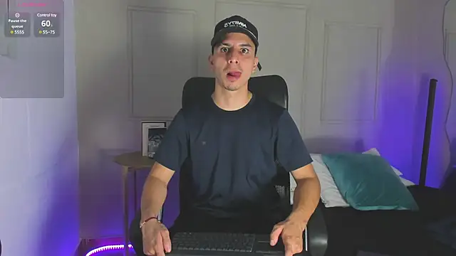 Snapshot of -Bruno-Bs chatting on 02-05-25, 09:07 -Bruno-Bs online show from 02-05-25, 09:07