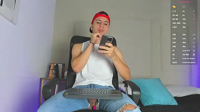 Snapshot of -Bruno-Bs chatting on 02-18-25, 02:27 -Bruno-Bs online show from 02-18-25, 02:27