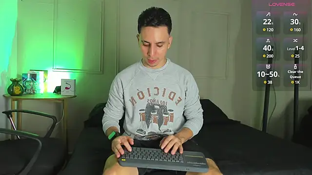 Snapshot of -Bruno-Bs chatting on 03-22-25, 03:20 -Bruno-Bs online show from 03-22-25, 03:20