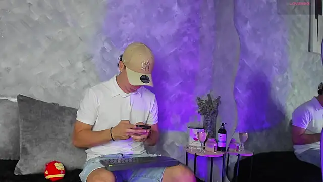 Snapshot of -Bruno-Bs chatting on 09-23-25, 01:41 -Bruno-Bs online show from 09-23-25, 01:41