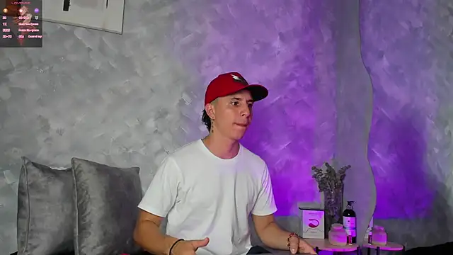 Snapshot of -Bruno-Bs chatting on 09-29-25, 09:08 -Bruno-Bs online show from 09-29-25, 09:08