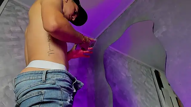 Snapshot of -Bruno-Bs chatting on 10-04-25, 05:44 -Bruno-Bs online show from 10-04-25, 05:44