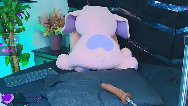 Snapshot of Kinky__Karo chatting on 02-12-25, 12:16 Kinky Karo online show from 02-12-25, 12:16