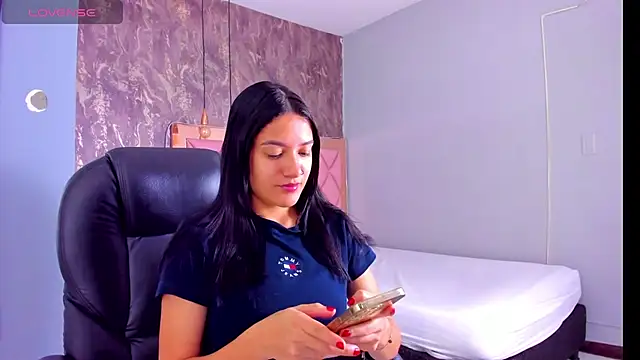 SKYLERWHIITEE online show from 01-06-25, 04:04