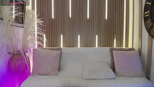 Aniie Doll online show from 11-21-25, 08:29