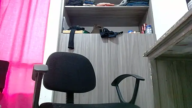 nicolle milf1978 online show from 02-16-26, 12:01