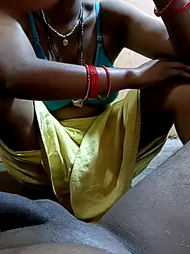 Snapshot of tammy-lisha chatting on 10-17-25, 02:26 tammy-lisha online show from 10-17-25, 02:26