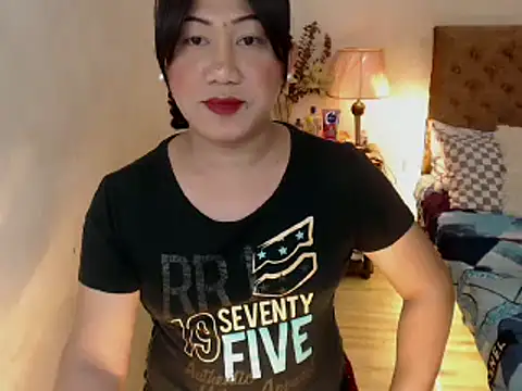 Snapshot of playtimesussy69 chatting on 12-10-24, 02:39 playtimesussy69 online show from 12-10-24, 02:39