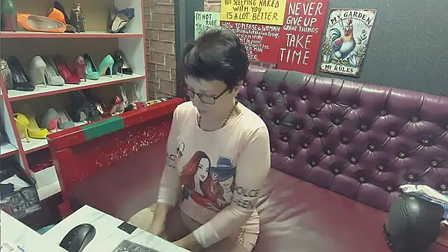 Snapshot of Lily4yourfun chatting on 01-04-25, 07:03 Lily4yourfun online show from 01-04-25, 07:03