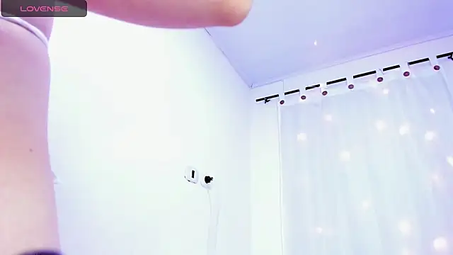 Snapshot of Aria_uwu chatting on 02-04-25, 06:04 Aria uwu online show from 02-04-25, 06:04