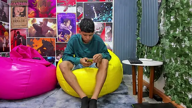 Snapshot of Jeffry_wolvess chatting on 01-15-25, 12:36 Jeffry wolvess online show from 01-15-25, 12:36