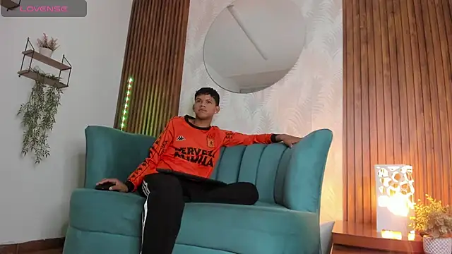 Snapshot of Jeffry_wolvess chatting on 01-25-25, 01:30 Jeffry wolvess online show from 01-25-25, 01:30