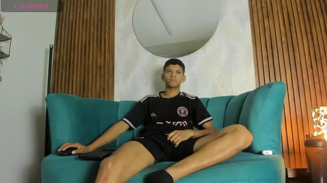 Snapshot of Jeffry_wolvess chatting on 03-05-25, 12:55 Jeffry wolvess online show from 03-05-25, 12:55