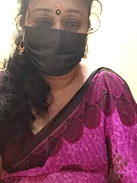 Snapshot of rekha_naier chatting on 03-03-25, 10:10 rekha naier online show from 03-03-25, 10:10