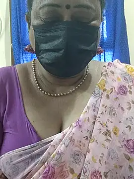 Snapshot of rekha_naier chatting on 09-19-25, 06:15 rekha naier online show from 09-19-25, 06:15