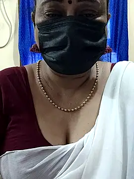 Snapshot of rekha_naier chatting on 10-05-25, 06:56 rekha naier online show from 10-05-25, 06:56