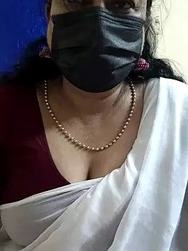 Snapshot of rekha_naier chatting on 10-05-25, 09:45 rekha naier online show from 10-05-25, 09:45