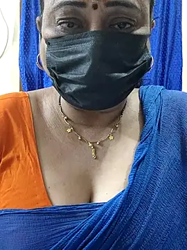 Snapshot of rekha_naier chatting on 10-11-25, 04:49 rekha naier online show from 10-11-25, 04:49