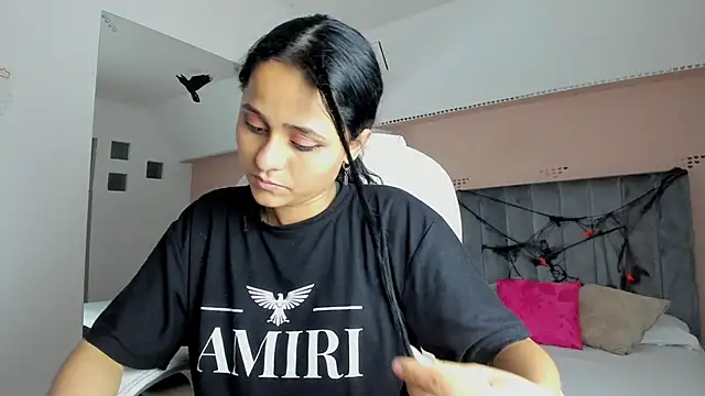 Snapshot of Giselle_Roldan chatting on 10-11-25, 03:50 Giselle Roldan online show from 10-11-25, 03:50