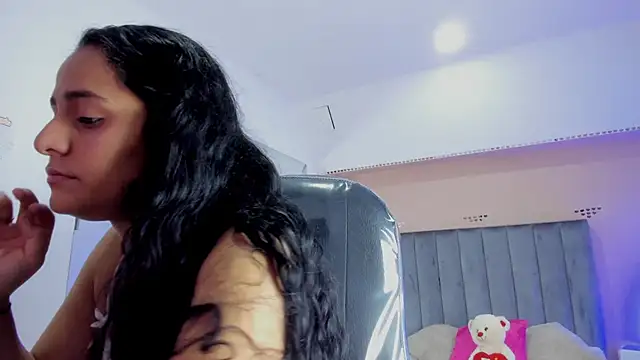 Snapshot of Giselle_Roldan chatting on 11-12-25, 03:18 Giselle Roldan online show from 11-12-25, 03:18