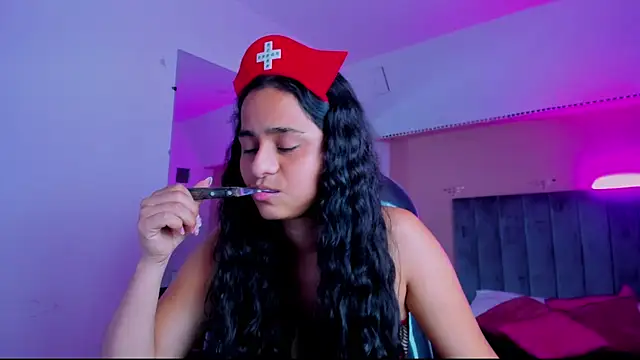 Snapshot of Giselle_Roldan chatting on 07-19-26, 04:05 Giselle Roldan online show from 07-19-26, 04:05