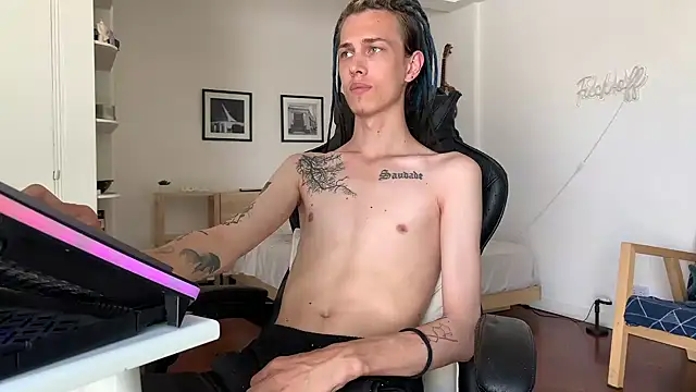 Snapshot of Den_BlueXx chatting on 01-13-25, 02:21 Den BlueXx online show from 01-13-25, 02:21