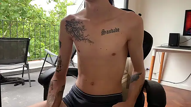 Snapshot of Den_BlueXx chatting on 02-15-25, 11:28 Den BlueXx online show from 02-15-25, 11:28