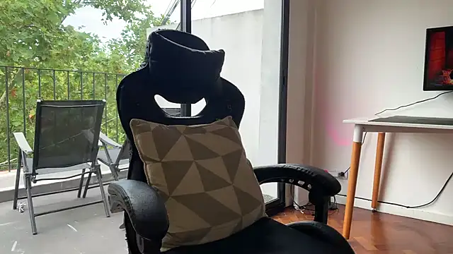 Snapshot of Den_BlueXx chatting on 03-12-25, 12:57 Den BlueXx online show from 03-12-25, 12:57