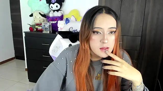 Snapshot of SarahXRusso chatting on 03-08-25, 03:06 SarahXRusso online show from 03-08-25, 03:06