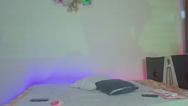 Little maeve online show from 12-21-25, 09:44