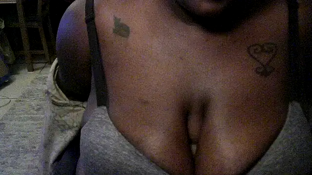 Snapshot of BigKittyRaven chatting on 12-06-24, 05:42 BigKittyRaven online show from 12-06-24, 05:42