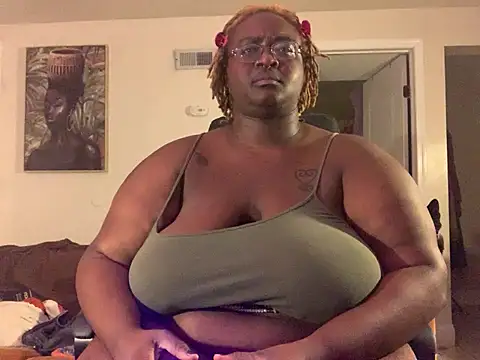 Snapshot of BigKittyRaven chatting on 01-12-25, 02:03 BigKittyRaven online show from 01-12-25, 02:03