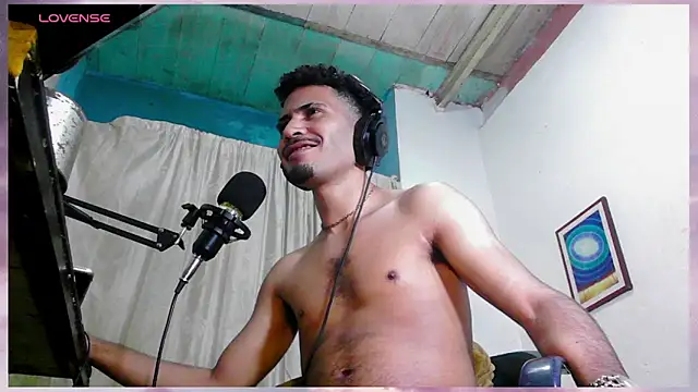 Snapshot of coleman160 chatting on 12-19-24, 06:56 coleman160 online show from 12-19-24, 06:56