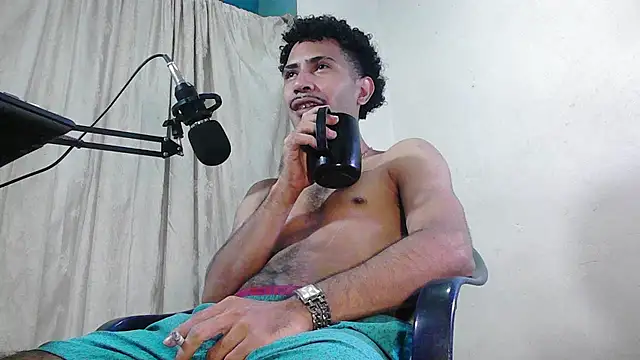 Snapshot of coleman160 chatting on 01-25-25, 12:27 coleman160 online show from 01-25-25, 12:27