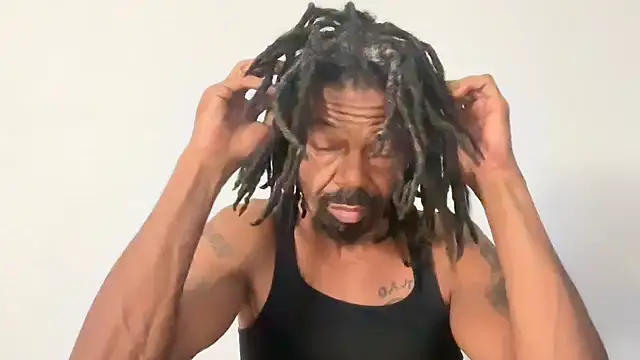 Snapshot of skarfosbabes69 chatting on 09-10-25, 04:23 skarfosbabes69 online show from 09-10-25, 04:23