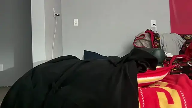 Snapshot of skarfosbabes69 chatting on 09-18-25, 08:38 skarfosbabes69 online show from 09-18-25, 08:38