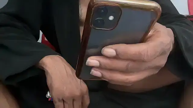 Snapshot of skarfosbabes69 chatting on 09-21-25, 02:35 skarfosbabes69 online show from 09-21-25, 02:35