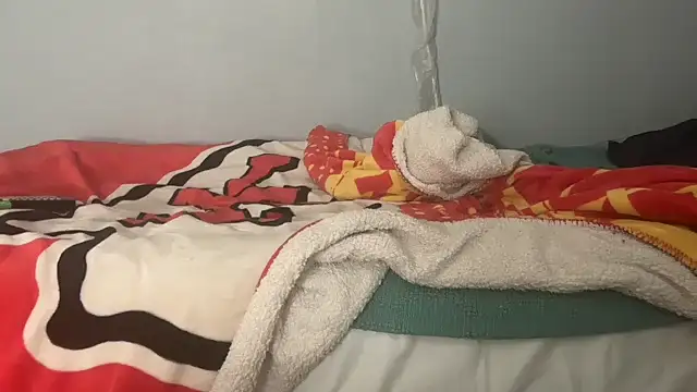 Snapshot of skarfosbabes69 chatting on 09-27-25, 06:40 skarfosbabes69 online show from 09-27-25, 06:40