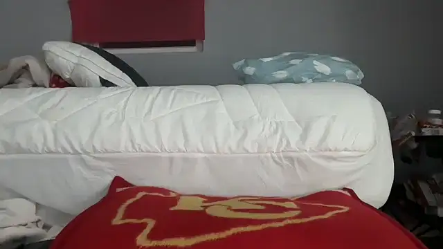 Snapshot of skarfosbabes69 chatting on 10-20-25, 04:02 skarfosbabes69 online show from 10-20-25, 04:02