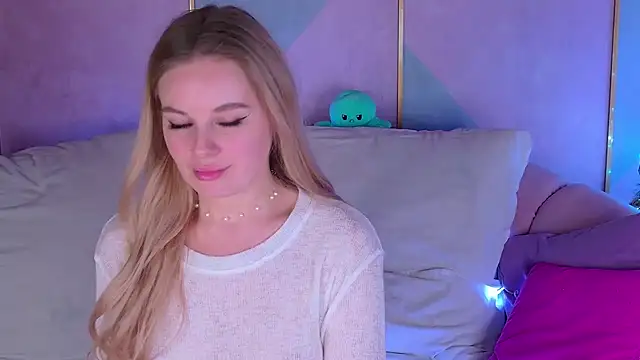 BeatriceEsmont online show from 01-07-25, 04:29