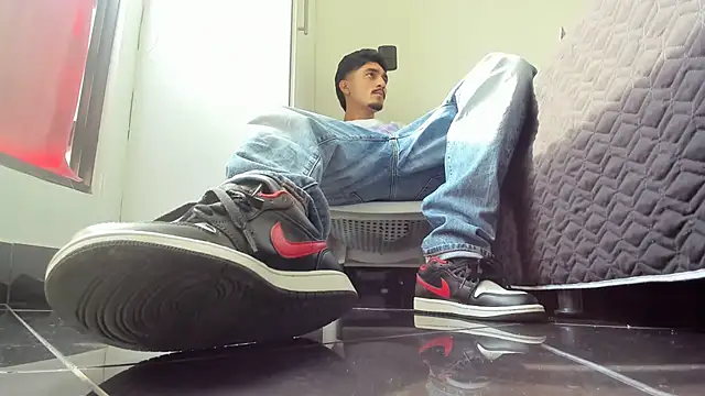 latin bbc online show from 11-24-25, 08:19