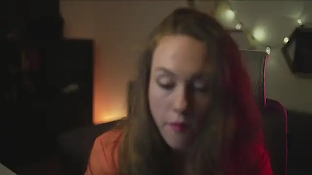 Snapshot of Berberis__Silene chatting on 09-19-25, 06:30 Berberis Silene online show from 09-19-25, 06:30