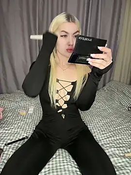 Cute Barbieee  online show from 12-19-24, 01:18