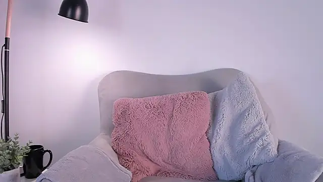 Snapshot of EmmaaCoel chatting on 12-09-24, 09:37 EmmaaCoel online show from 12-09-24, 09:37