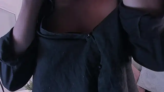 Snapshot of EmmaaCoel chatting on 12-21-24, 05:40 EmmaaCoel online show from 12-21-24, 05:40