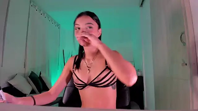 Snapshot of AnabelWolf chatting on 01-10-25, 01:10 AnabelWolf online show from 01-10-25, 01:10