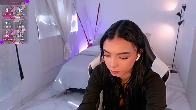 Snapshot of AnabelWolf chatting on 12-04-25, 04:16 AnabelWolf online show from 12-04-25, 04:16