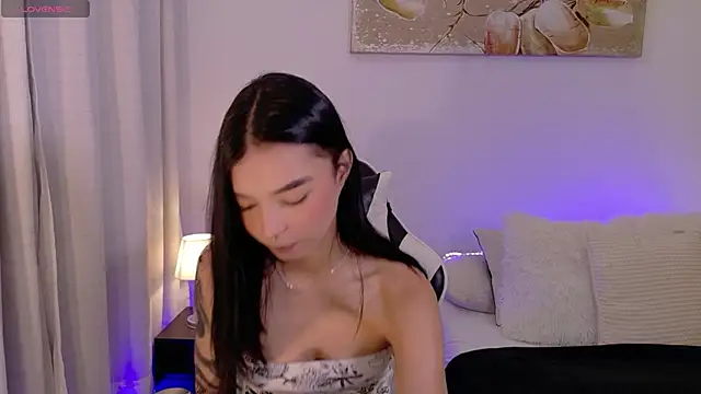 Snapshot of AnabelWolf chatting on 06-01-26, 04:09 AnabelWolf online show from 06-01-26, 04:09