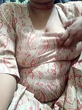 Snapshot of KEEP536 chatting on 09-29-25, 10:20 KEEP536 online show from 09-29-25, 10:20